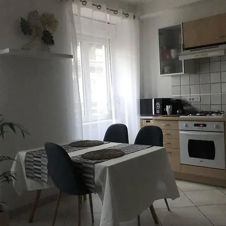 Cosy Appartement Complet Centre-Ville Montbéliard Exterior photo